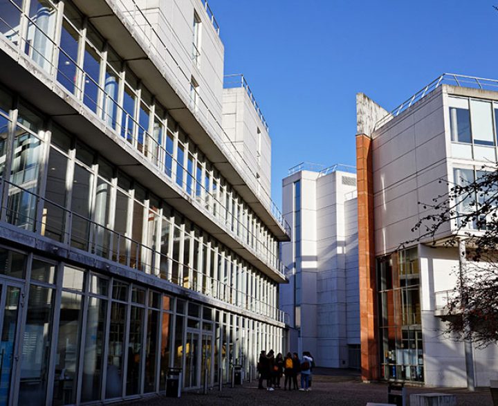 batiment de l'UFR santé du campus Martinville