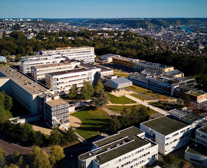 Vue aérienne du campus de Mont-Saint-Aignan